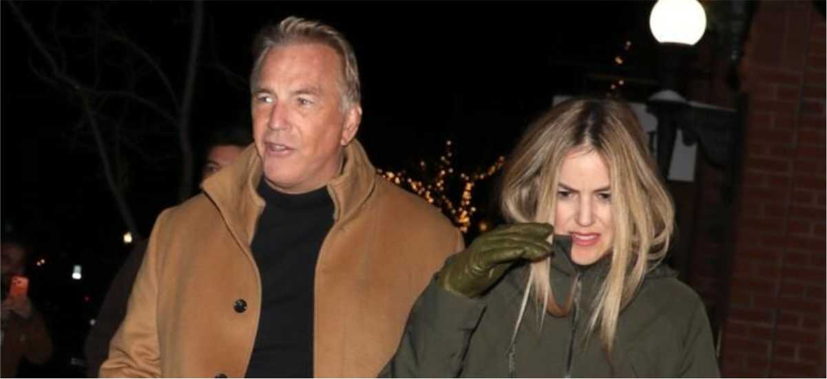 Kevin Costner randi s Kelly Noonan v Aspene, podobá sa EX
