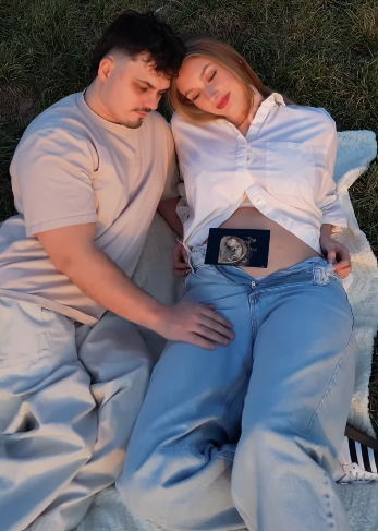 Alex Kučerová,Alex Godály,