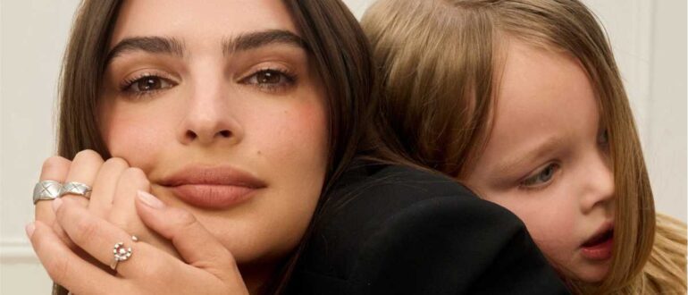 Emily Ratajkowski